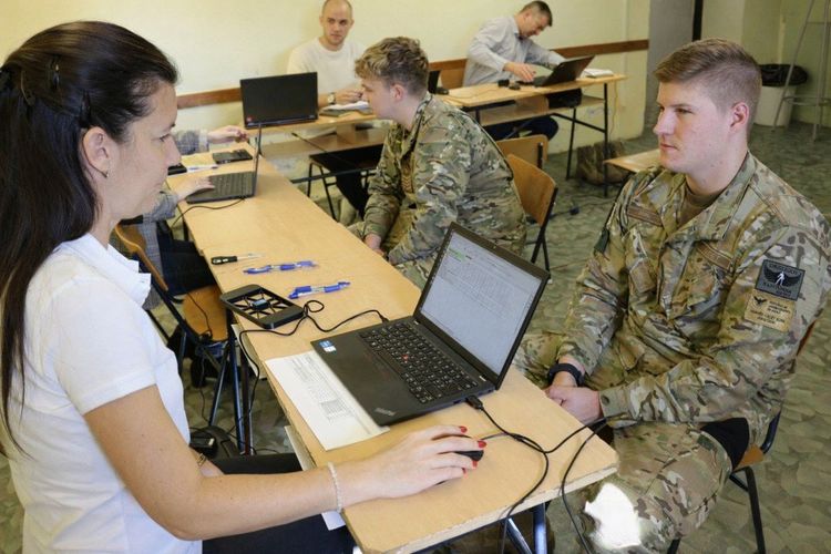 Ember-gép interfész teszt a Bercsényiben